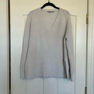 Athleta Soft Cream V-Neck Sweater